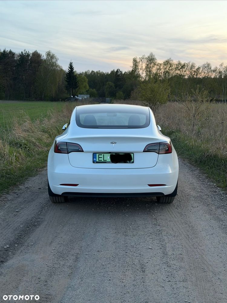 Tesla Model 3 - 5