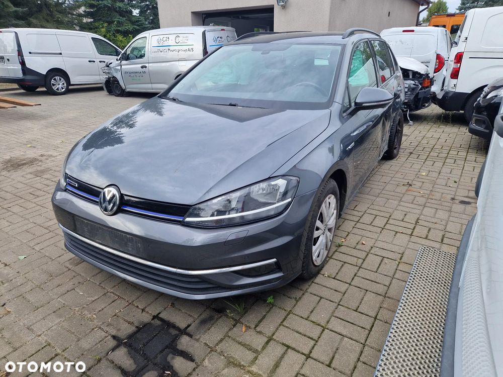 Volkswagen Golf - 3