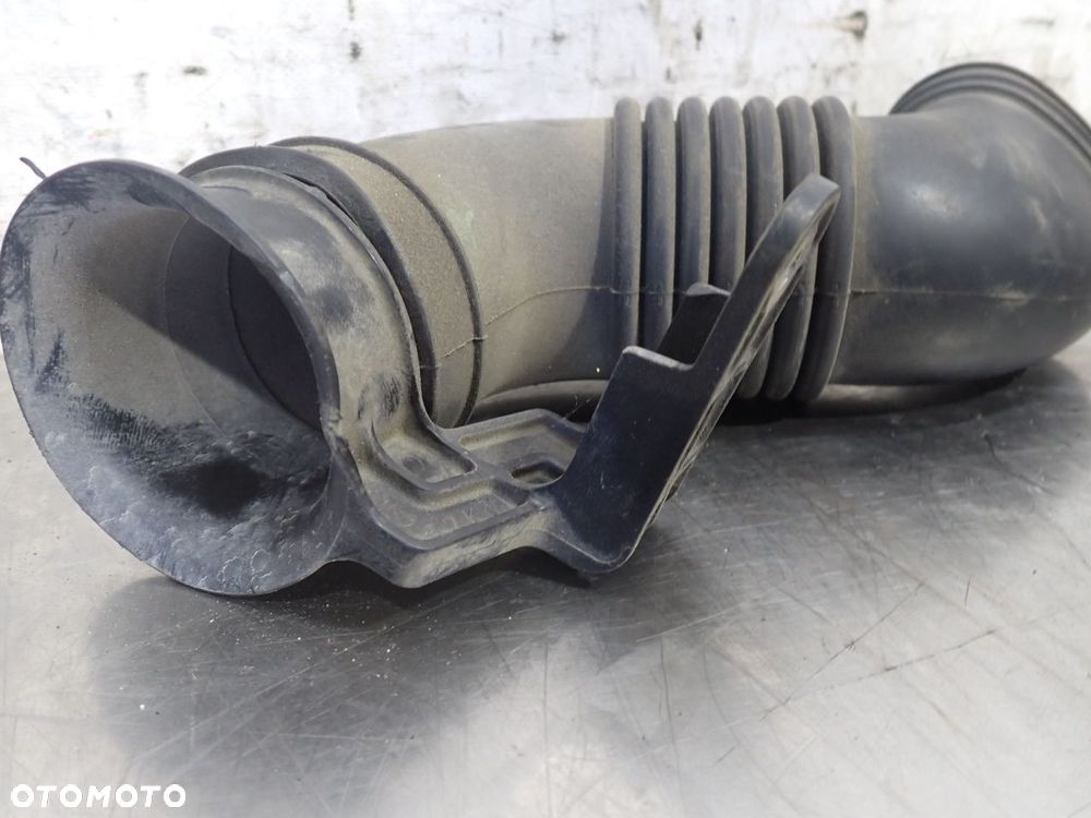 PRZEWÓD POWIETRZA SUZUKI SWIFT IV 1.3 LIFT - 2