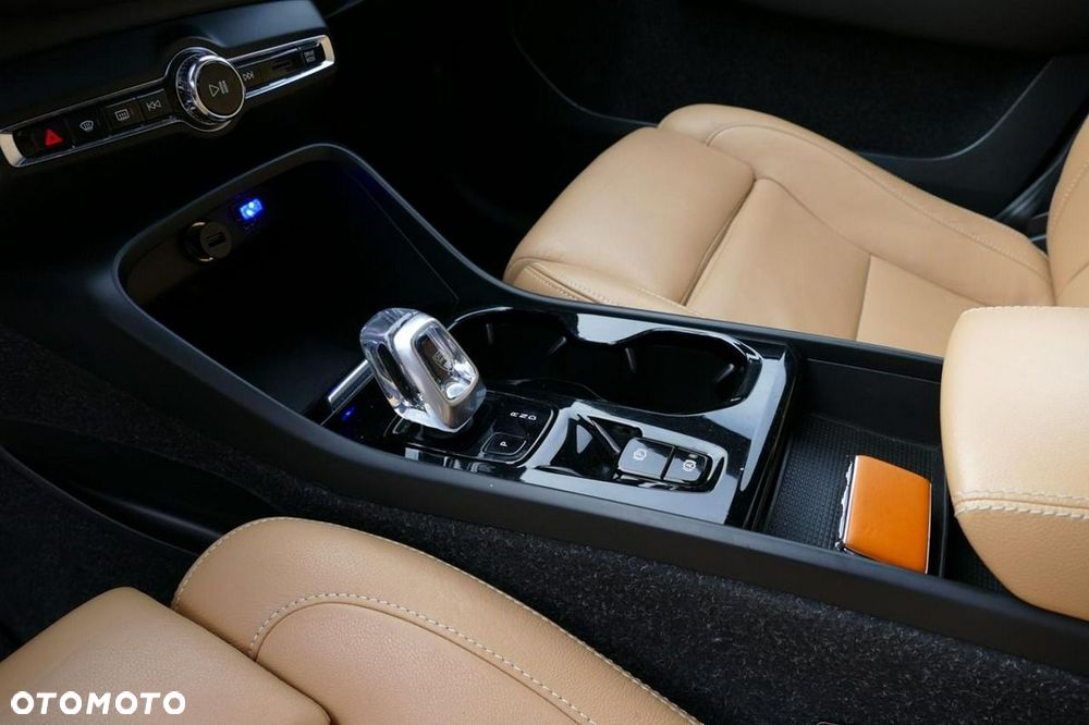 Volvo XC 40 T5 Recharge DKG Inscription Expression - 23