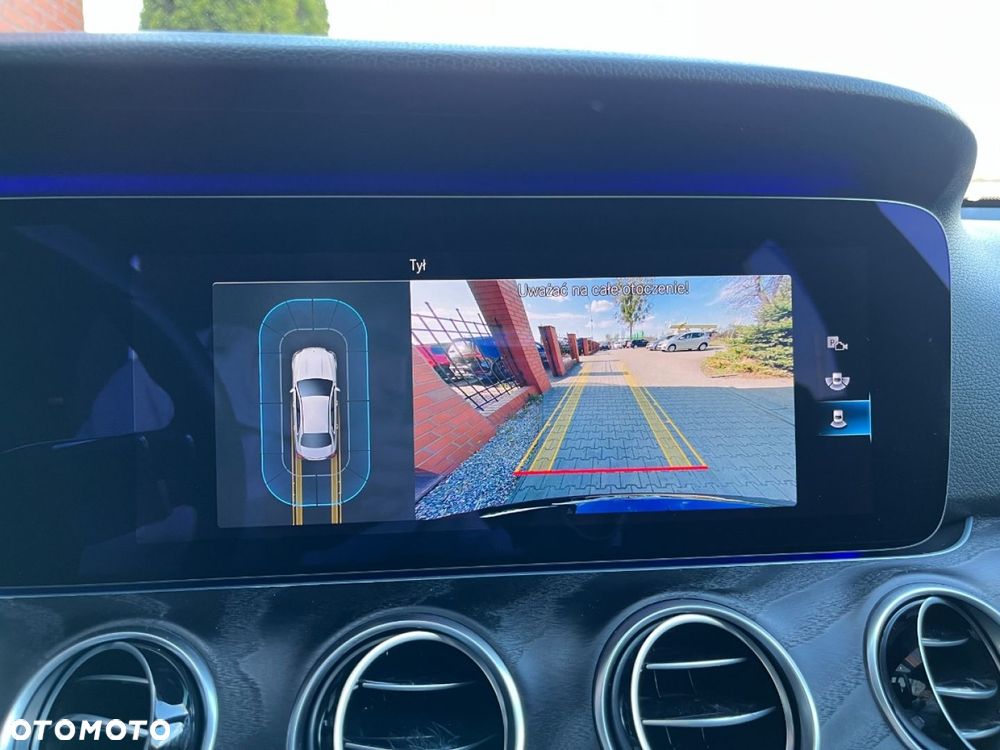 Mercedes-Benz Klasa E 200 9G-TRONIC Exclusive - 23