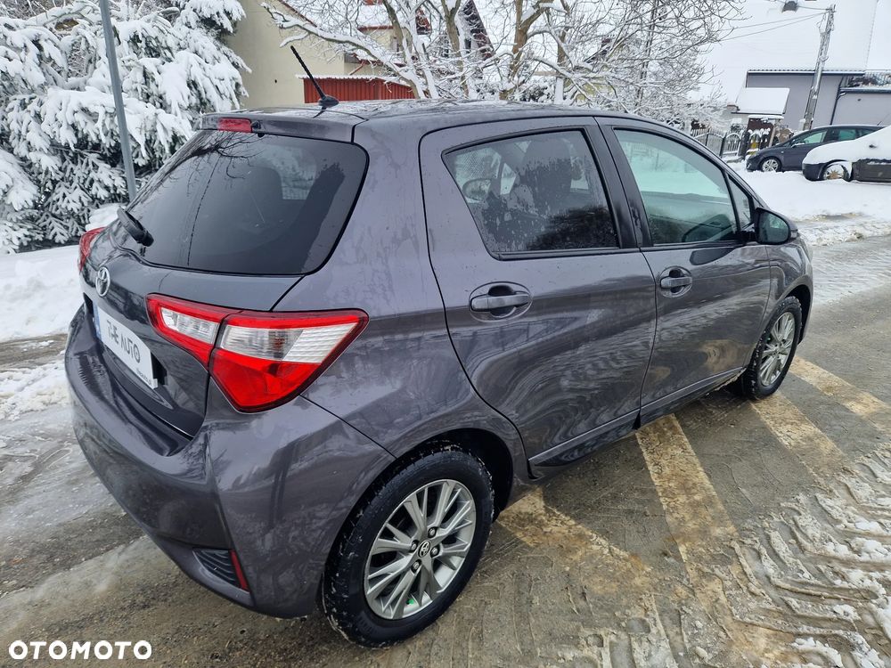 Toyota Yaris 1.5 Premium CVT - 36