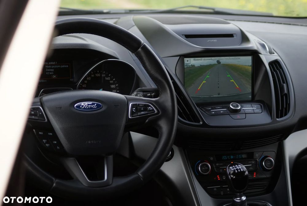 Ford Kuga - 37
