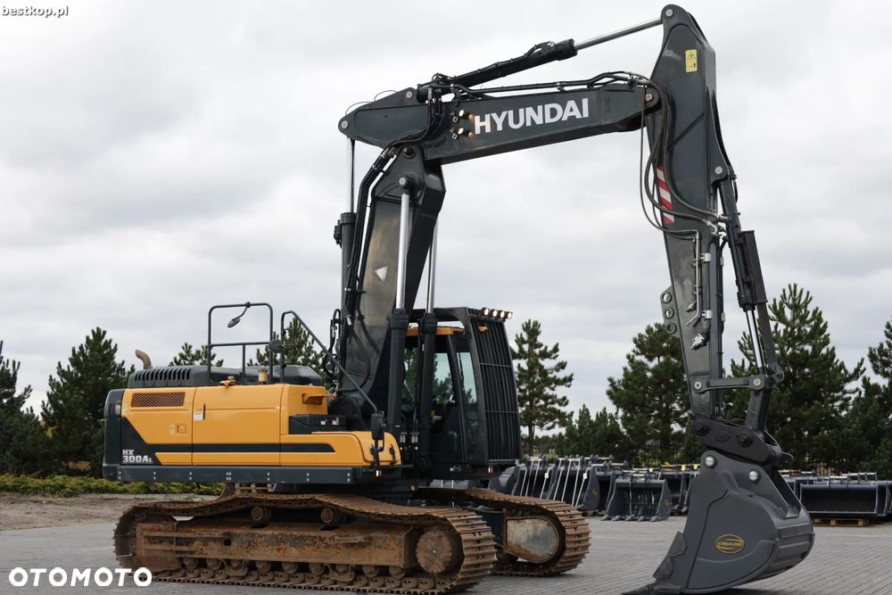 Hyundai HX300AL - 12