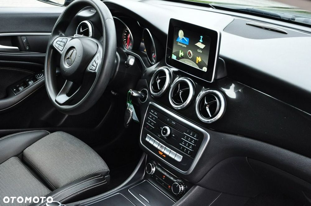Mercedes-Benz CLA - 28