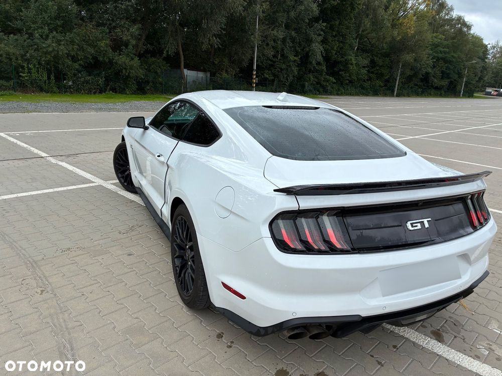 Ford Mustang - 8