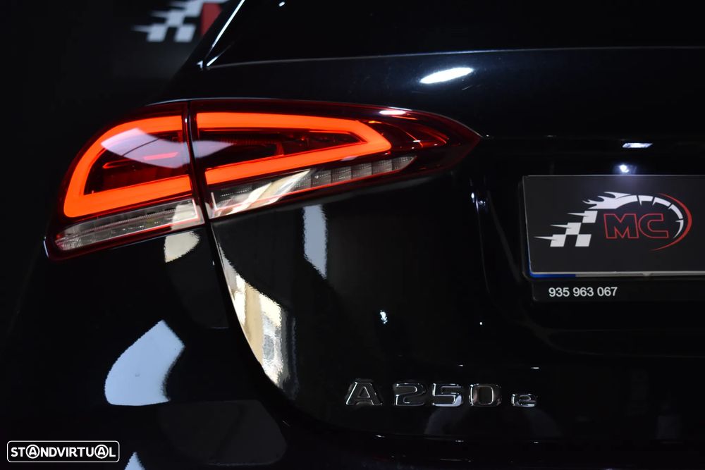Mercedes-Benz A 250 e 8G-DCT AMG Line - 7
