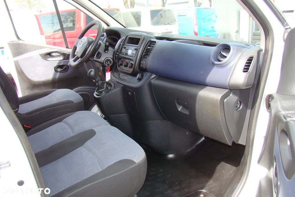 Opel vivaro - 8