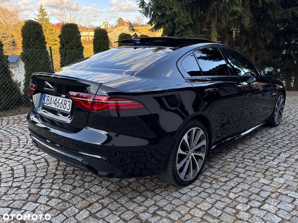 Jaguar XE 2.0 D180 AWD R-Dynamic HSE - 13