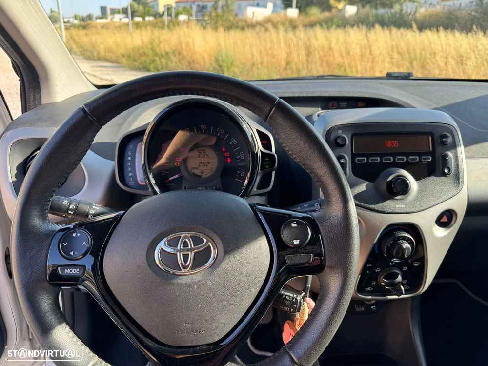 Toyota Aygo 1.0 X-Play - 6
