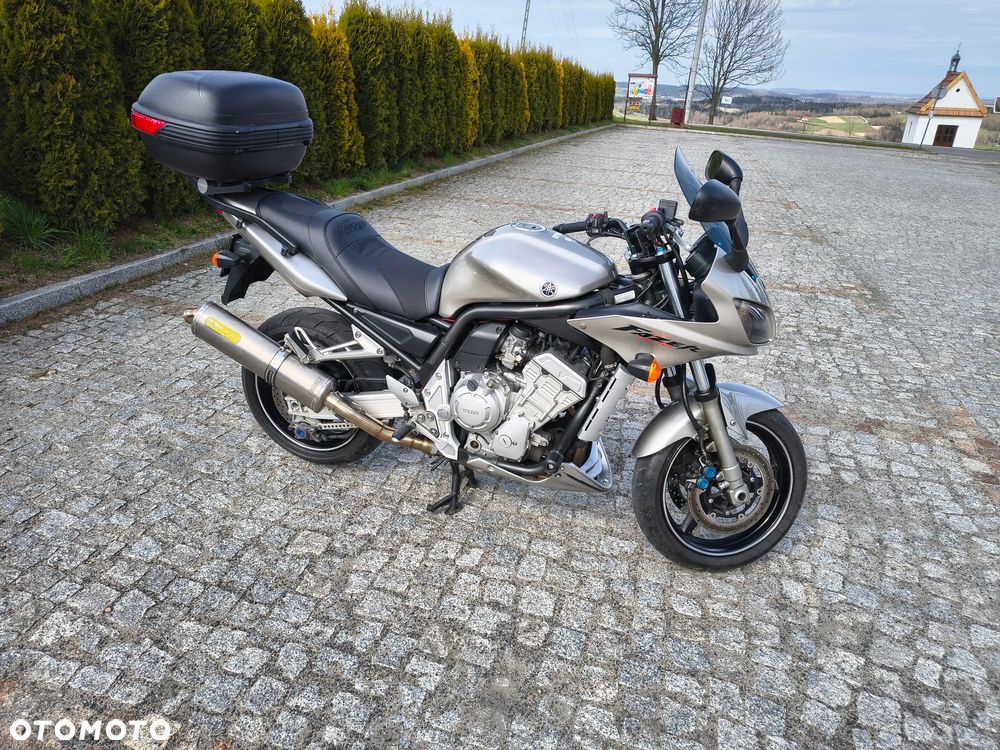 Yamaha FZS - 2