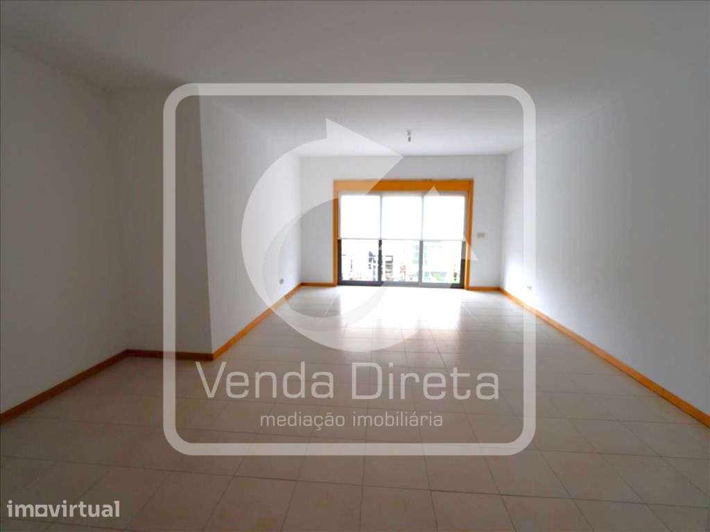 Espaçoso T3 com 151 m² | Garagem + Parqueamento | Urbanização Vila ... - Grande imagem: 2/22