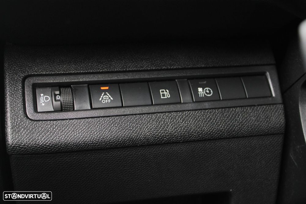 Peugeot 3008 1.6 Hybrid Allure e-EAT8 - 32