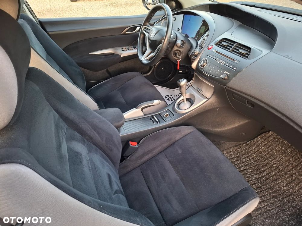 Honda Civic 1.8i-VTEC Sport - 12
