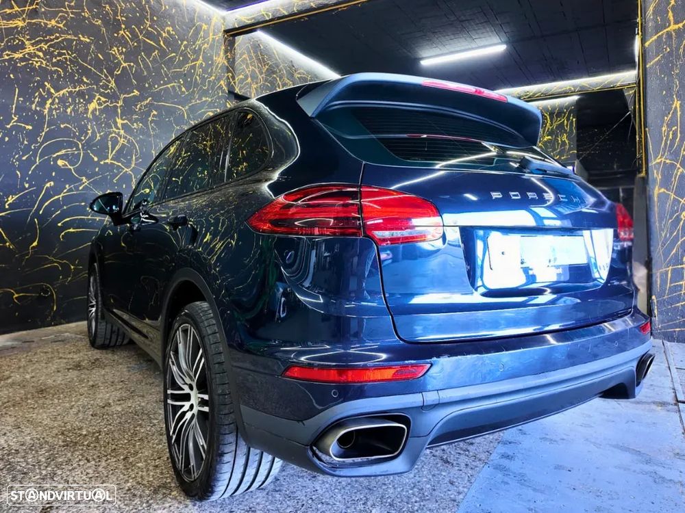 Porsche Cayenne Platinum Edition - 4