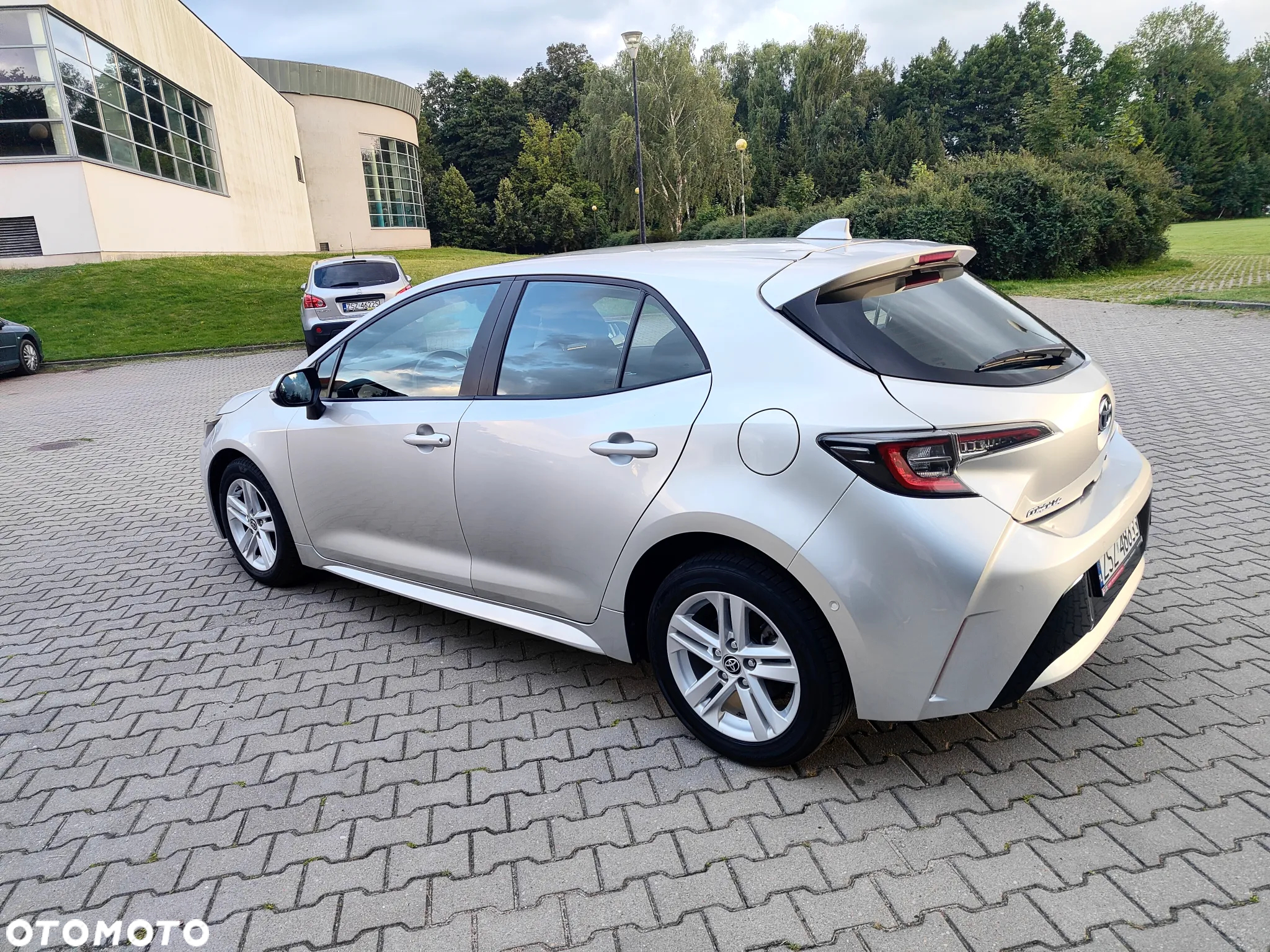 Toyota Corolla 1.8 Hybrid Executive - 3