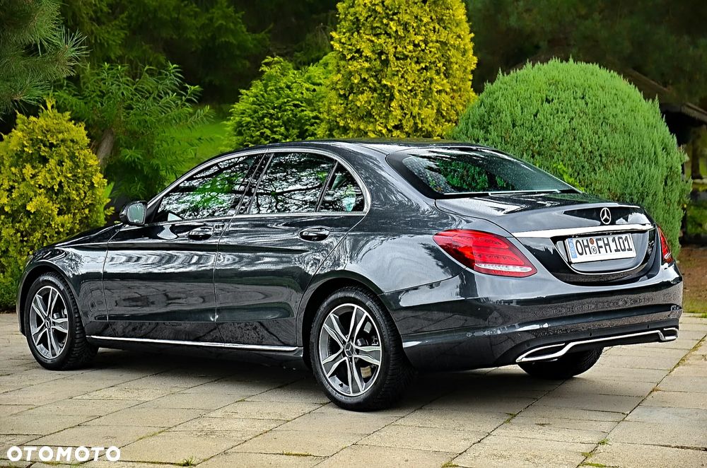 Mercedes-Benz Klasa C 180 T 7G-TRONIC Exclusive - 23