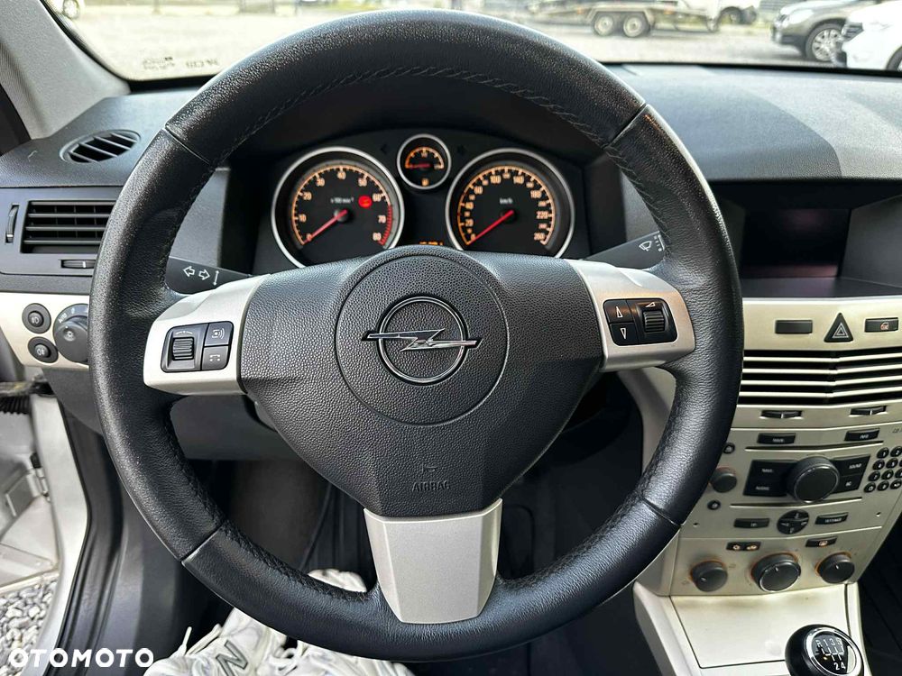 Opel Astra 1.6 NAVI - 20