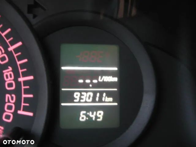 Suzuki Swift 1.2 Club - 11