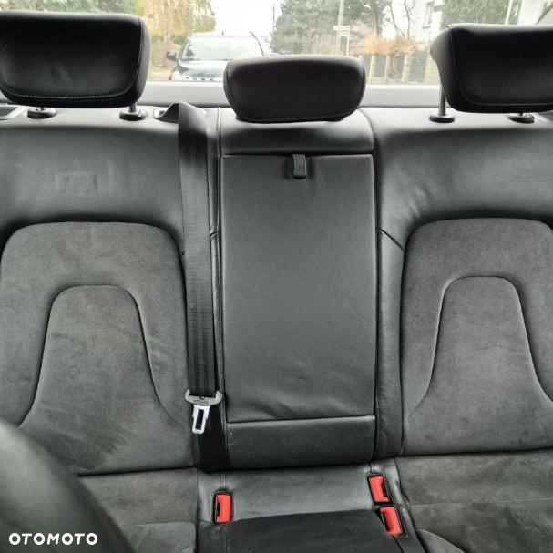 Audi A4 Limousine - 10