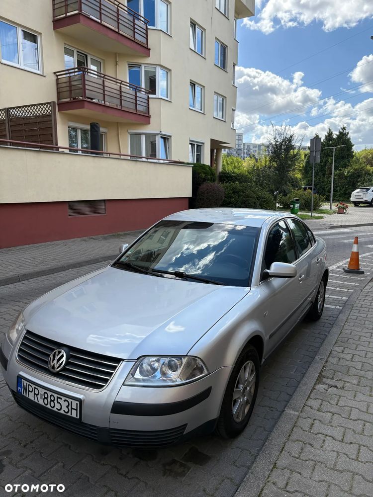 Volkswagen Passat 1.6 - 2