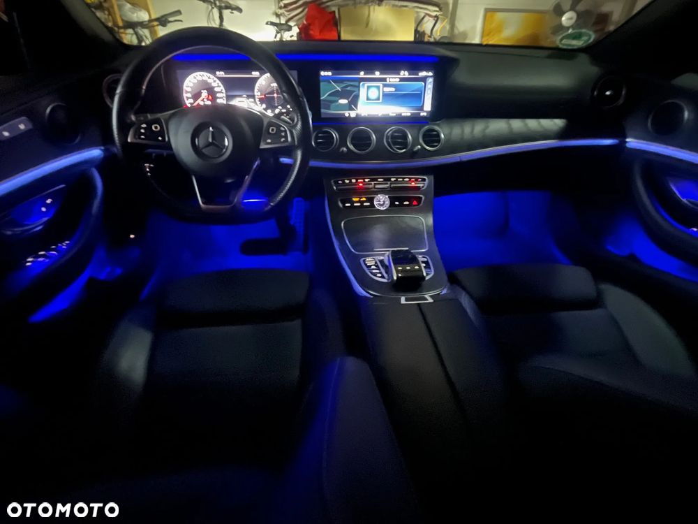 Mercedes-Benz Klasa E 220 d 4-Matic 9G-TRONIC - 16