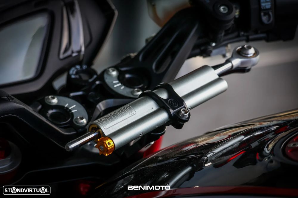 MV Agusta Dragster Lewis Hamilton 211/244 - 11