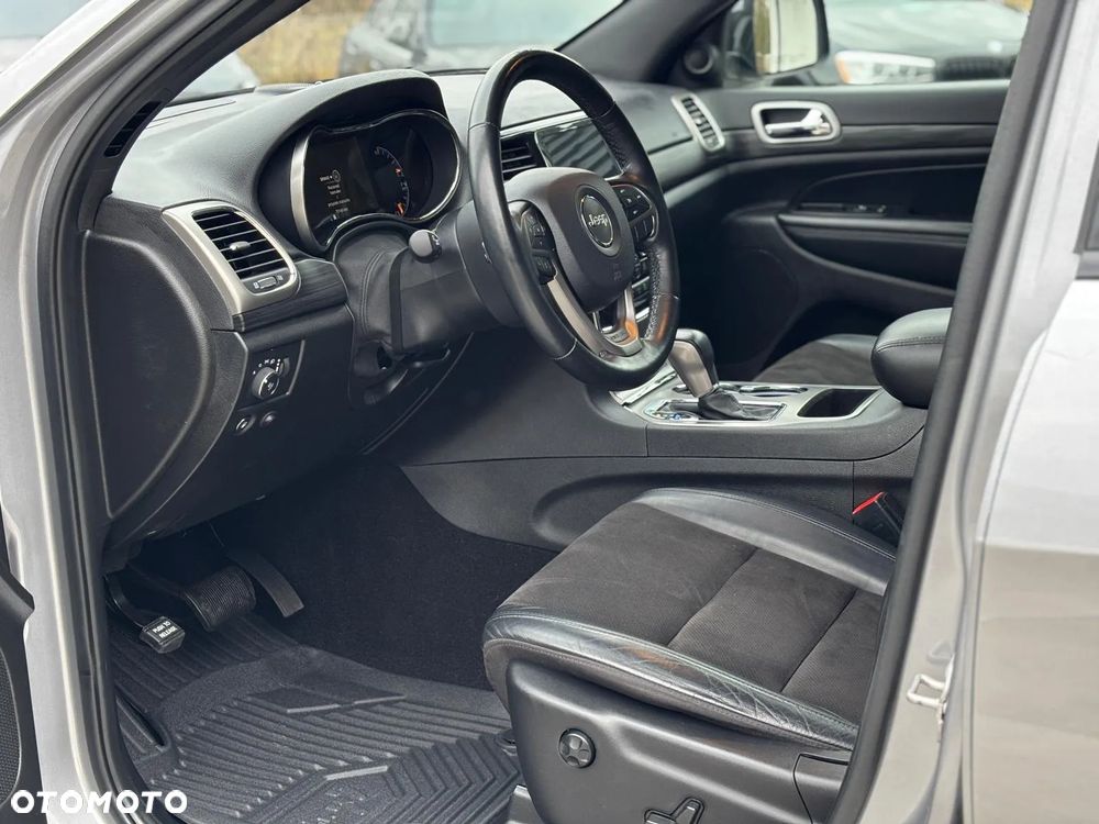 Jeep Grand Cherokee - 22