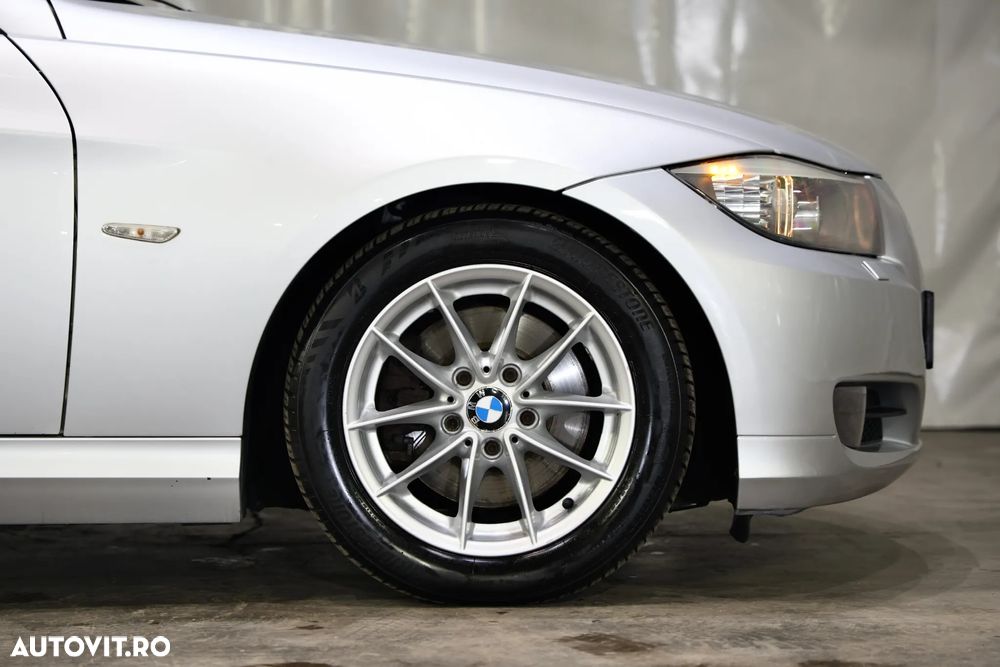 BMW Seria 3 320d - 31