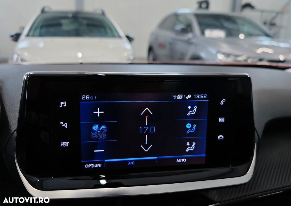 Peugeot 2008 PureTech 130 EAT8 Active - 11