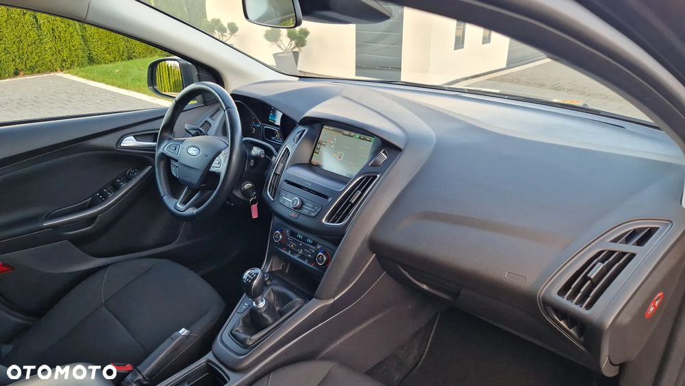 Ford Focus Turnier 1.5 EcoBlue Start-Stopp-System TITANIUM DESIGN - 17