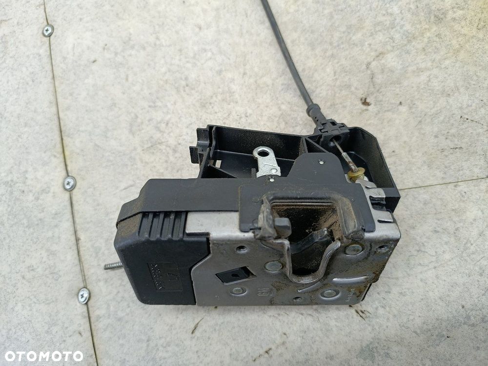 ZAMEK DRZWI LEWY PRZÓD OPEL VIVARO A 8200008260 91166230 - 8