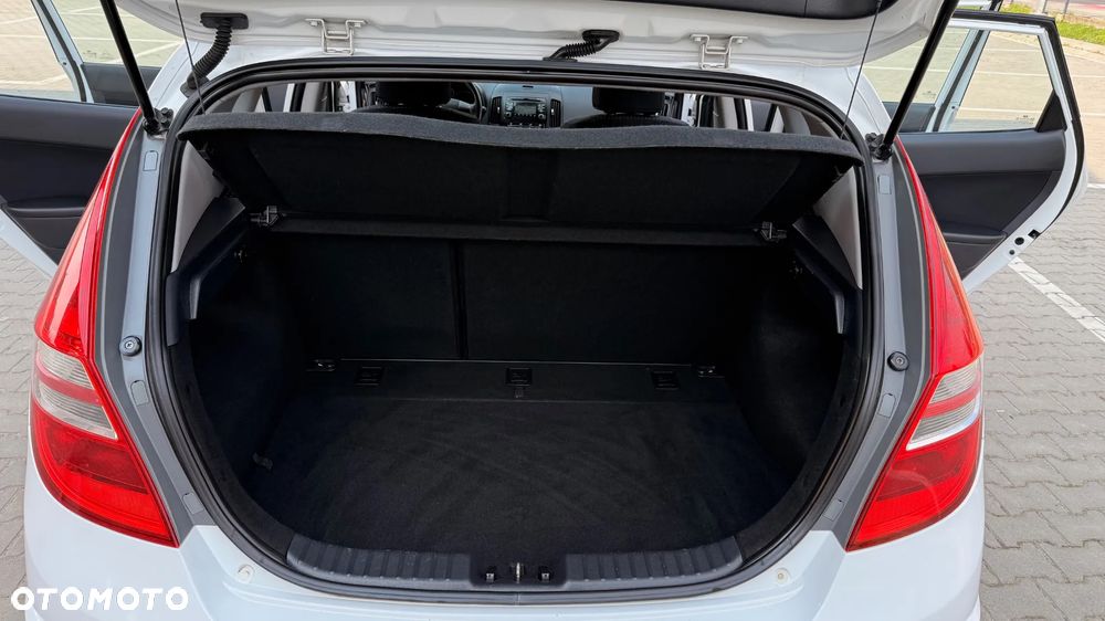 Hyundai i30 1.6 Classic - 14