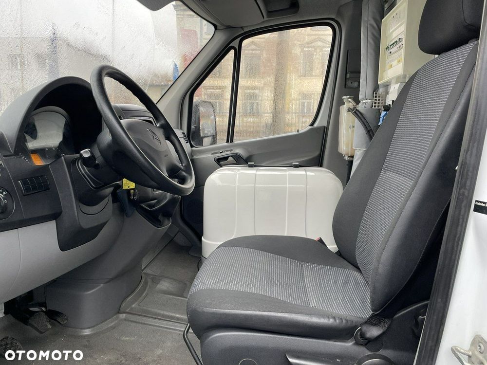 Mercedes-Benz Sprinter - 22