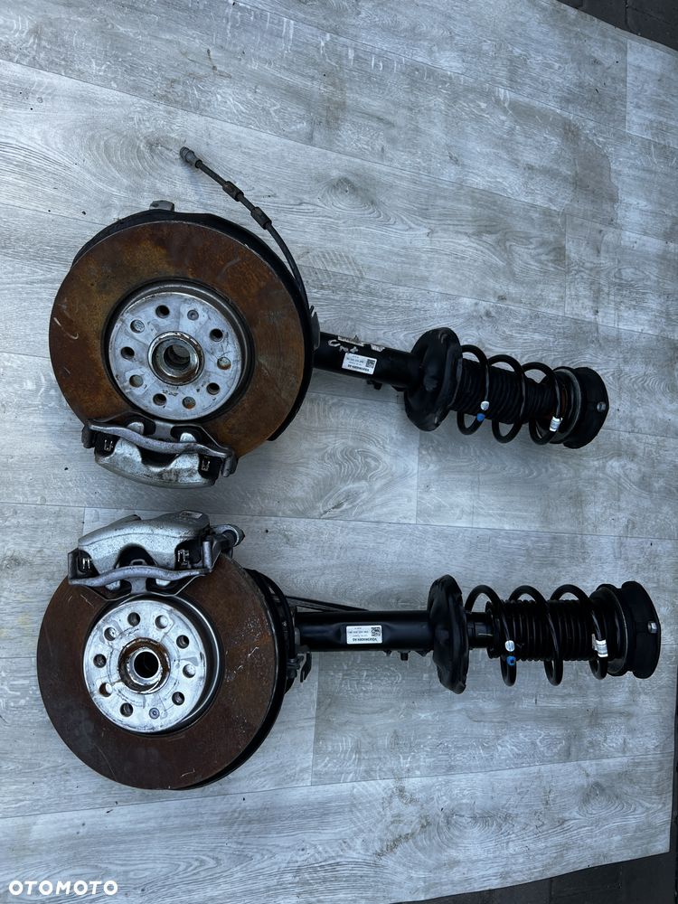 AUDI A3 8Y ZAWIESZENIE PRZEDNIE PRAWE LEWE PRAWY LEWY PRZÓD KOMPLETNE ZWROTNICA MCPERSON AKTYWNY 24R 5WA407258A 5WA407257A 5WA413031DA 5WA615105CJ 5WA615106CK - 6