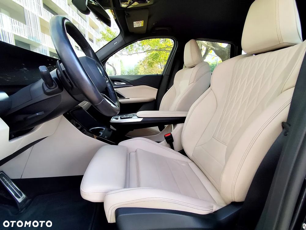 BMW iX1 xDrive30 66.5kWh M Sport - 7
