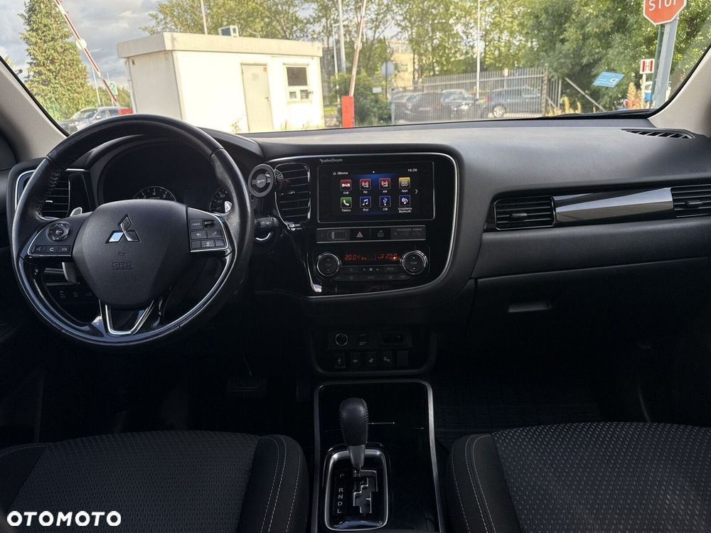 Mitsubishi Outlander 2.0 Intense + 4WD CVT - 14