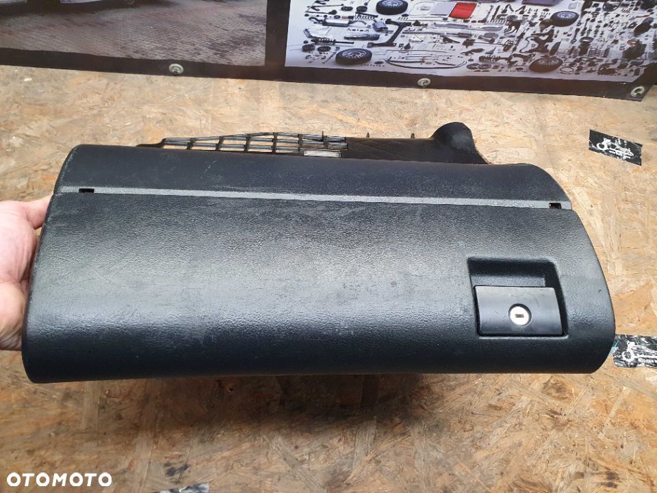 Schowek Kierowcy Pasazera Oslona pod Kierownice Europa Audi A4 B5 Lift - 1