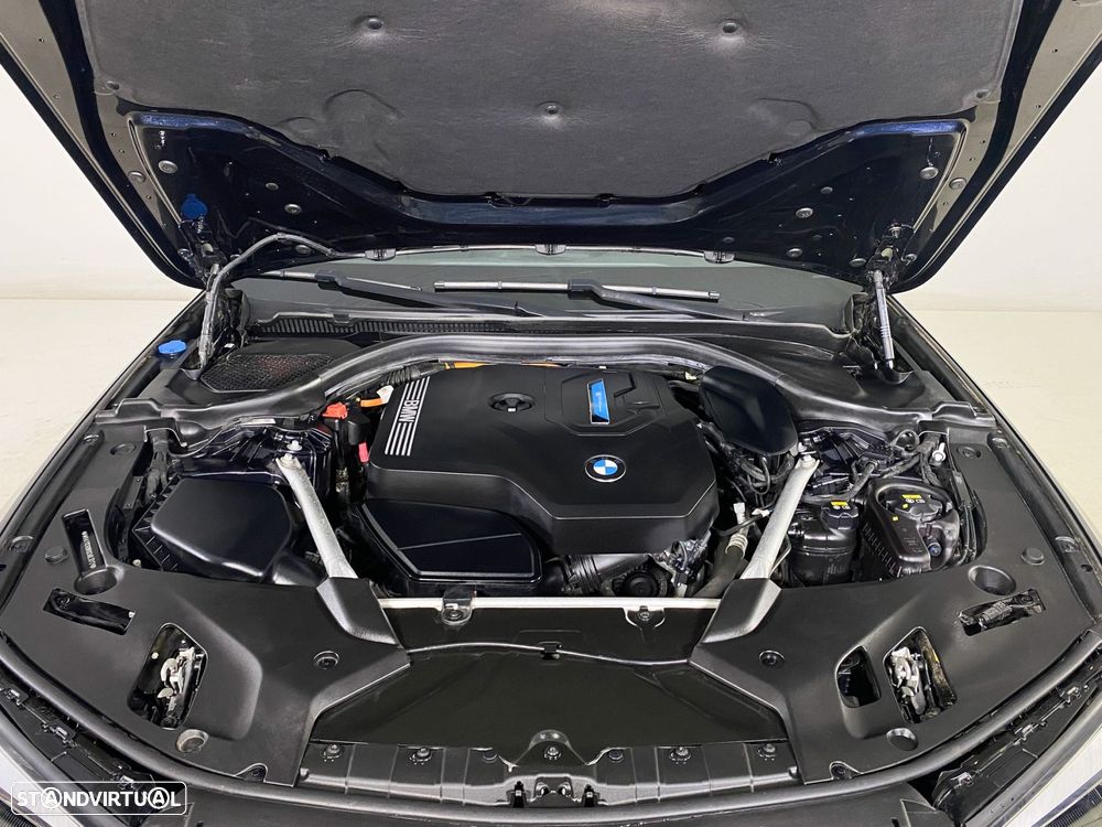 BMW 530 e Pack Desportivo M - 26