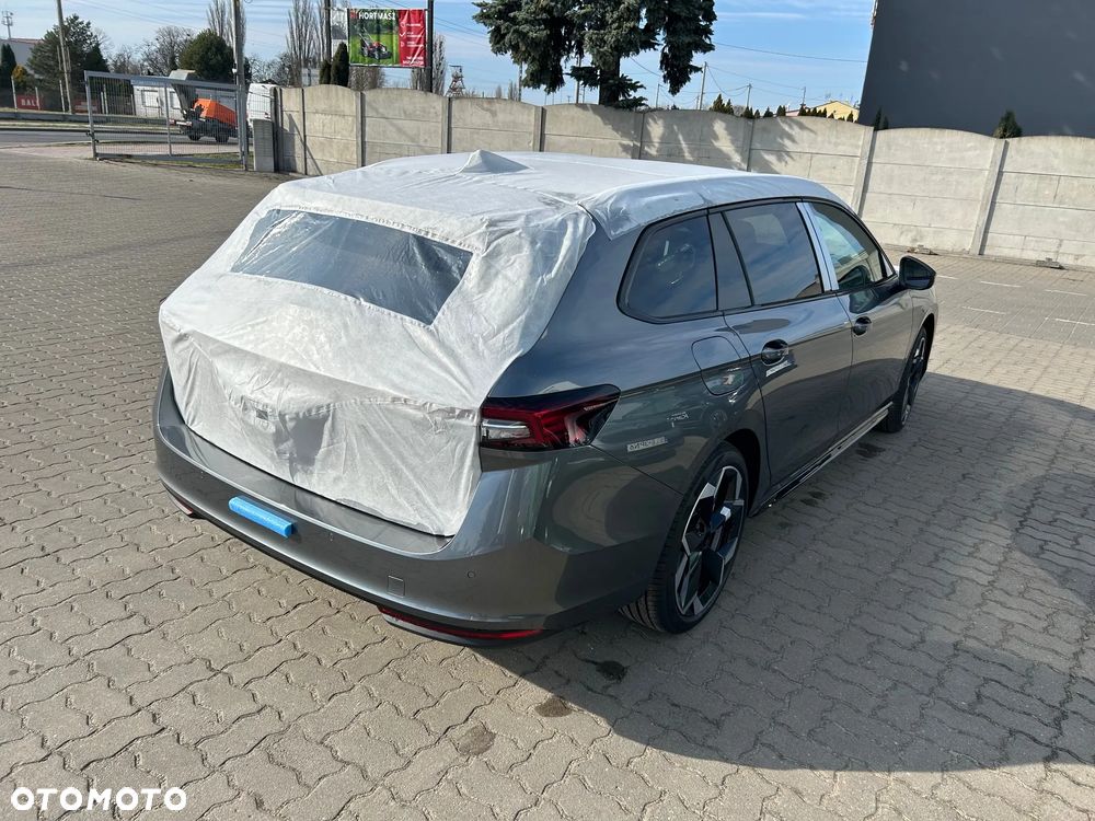 Skoda Superb 2.0 TDI SCR 4x4 Sportline DSG - 4