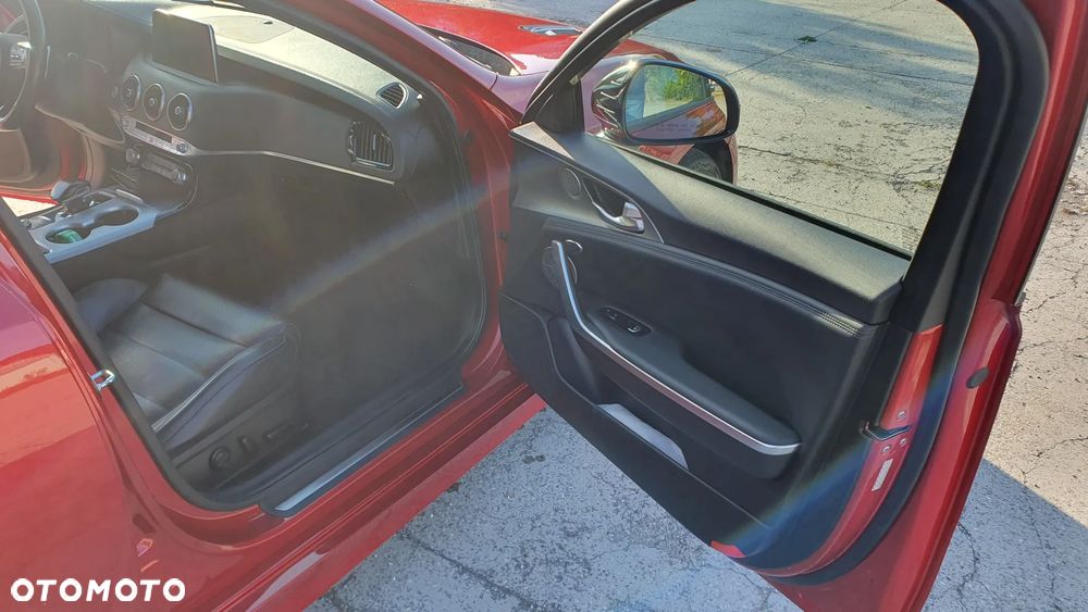 Kia Stinger 3.3 T-GDI V6 GT AWD - 16