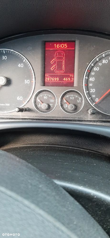 Volkswagen Touran 2.0 TDI DPF DSG Cross - 9