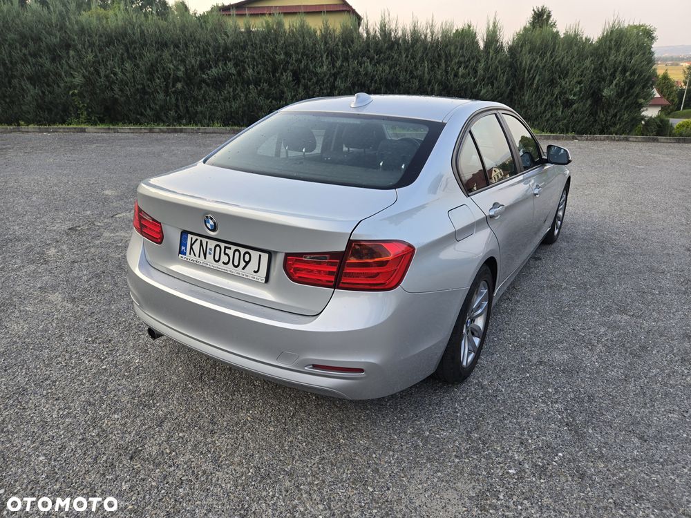 BMW Seria 3 320d - 11