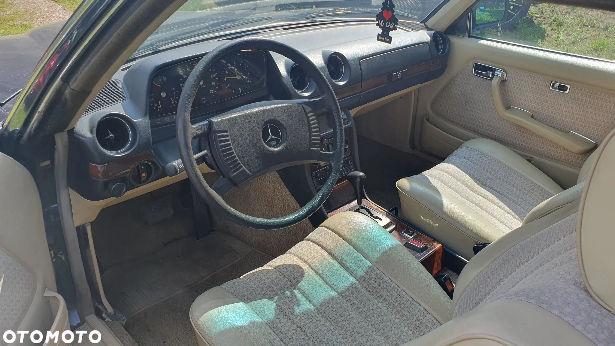 Mercedes-Benz 280 - 14