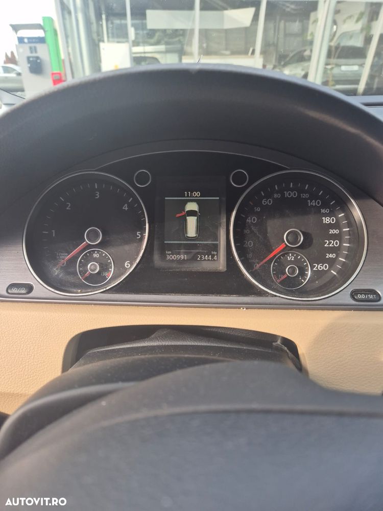 Volkswagen Golf 1.6 TDI DPF BlueMotion - 18