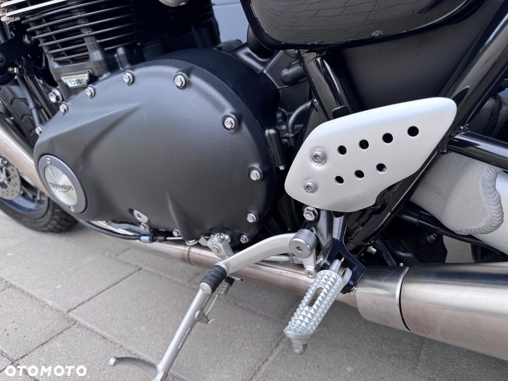 Triumph Thruxton - 7