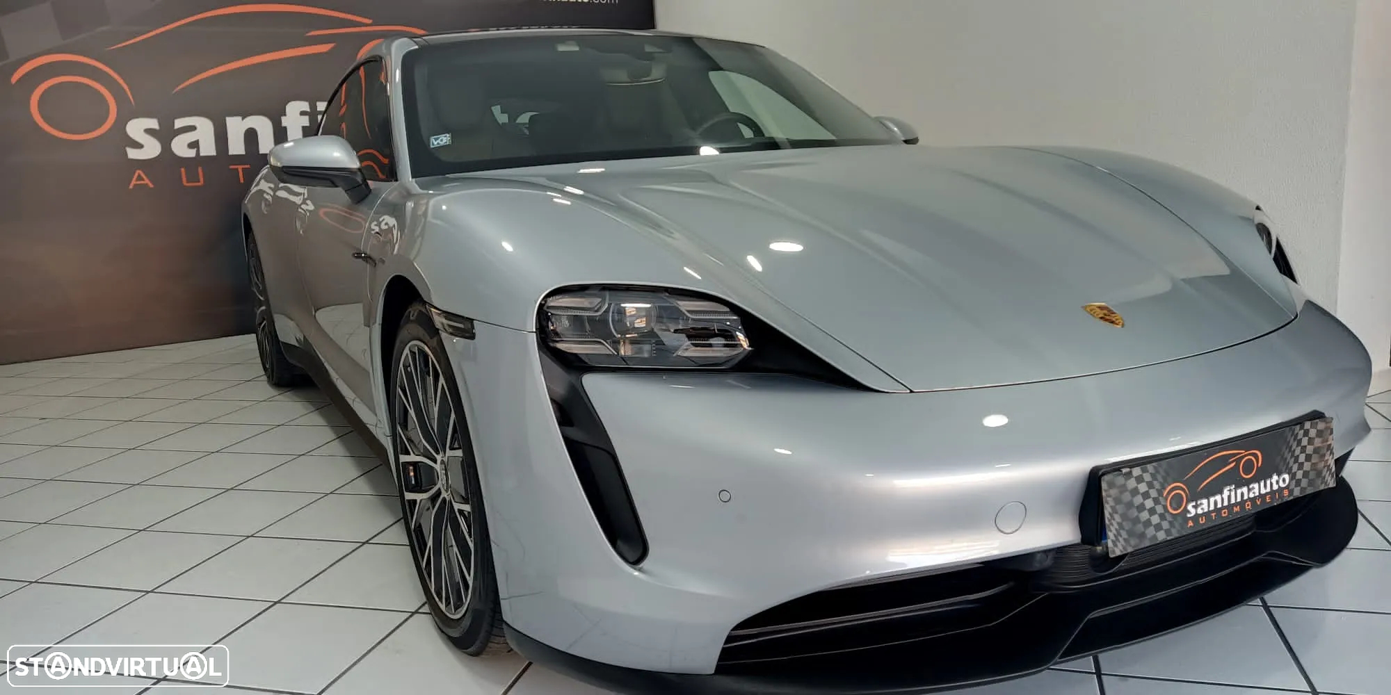 Porsche Taycan 4S - 12