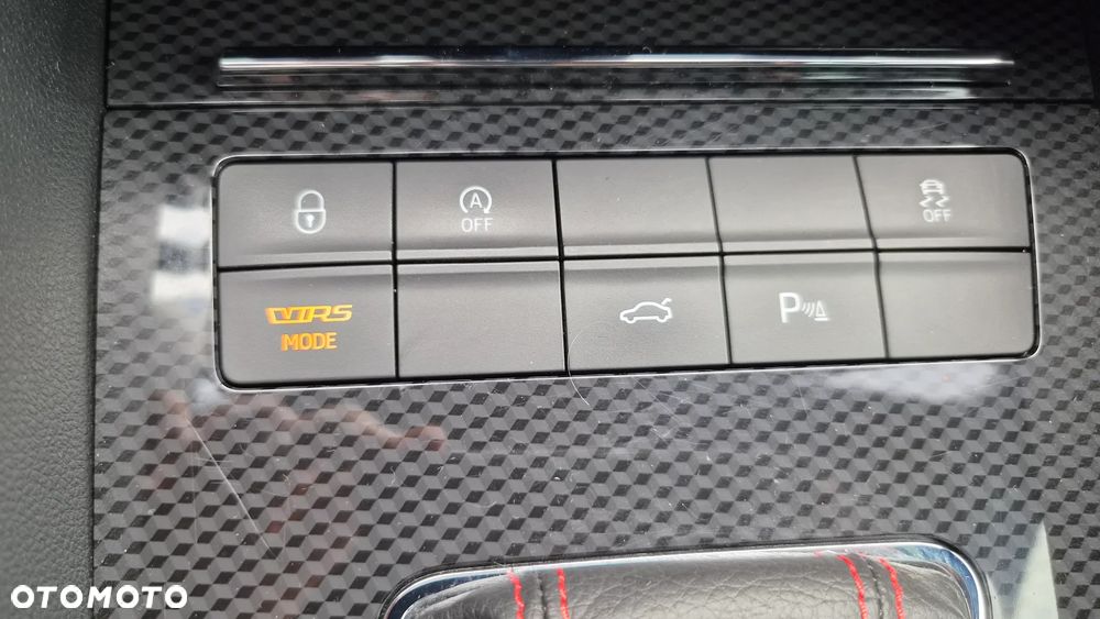 Skoda Octavia 2.0 TDI DSG RS - 24
