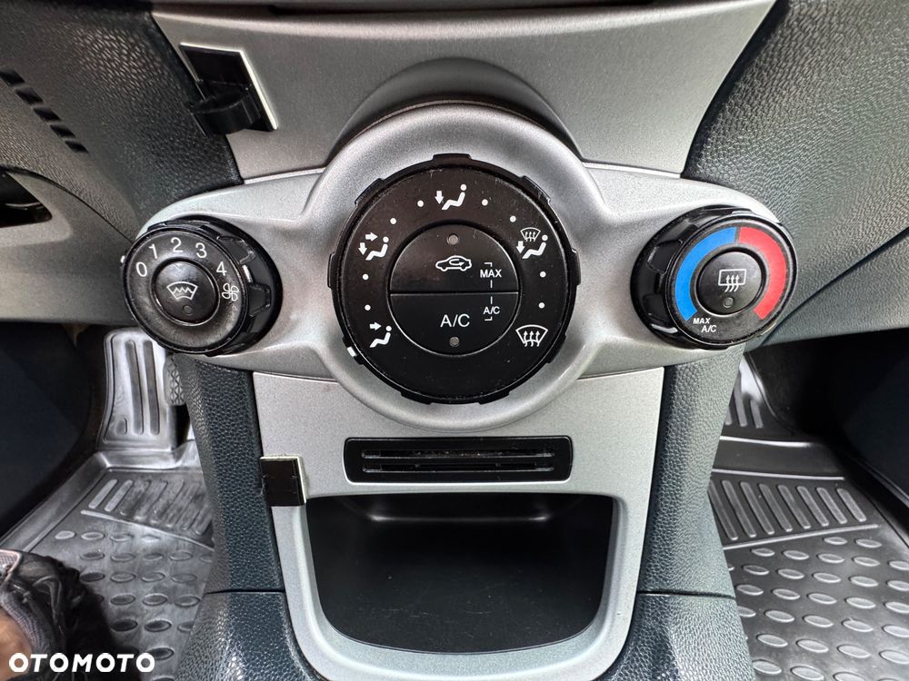Ford Fiesta - 15