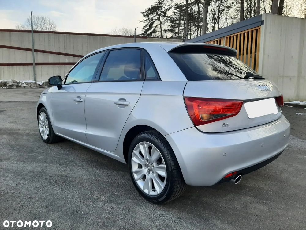 Audi A1 Sportback 1.6 TDI S tronic Ambition - 11